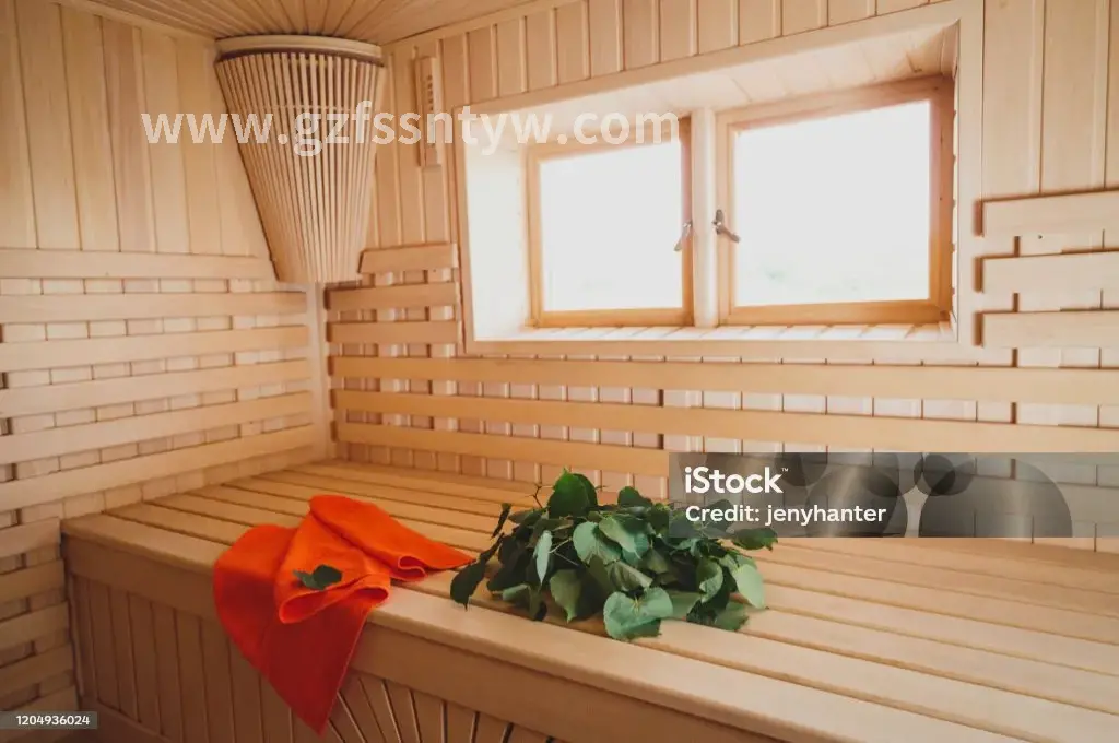 桑拿房内的热气腾腾