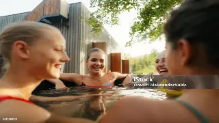 桑拿新风尚：告别千篇一律，拥抱个性化放松体验！ poster